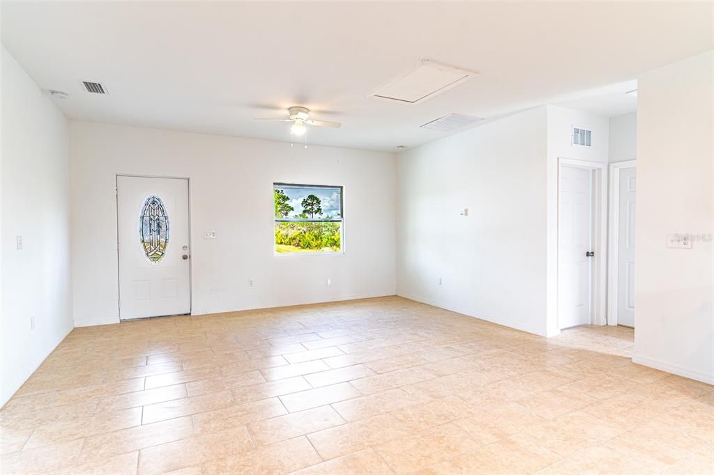 For Sale: $255,000 (3 beds, 2 baths, 1148 Square Feet)
