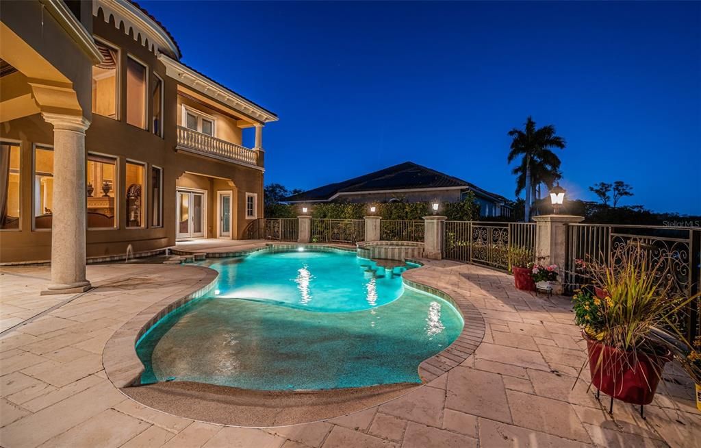 En Venta: $3,349,000 (5 camas, 5 baños, 7610 Pies cuadrados)