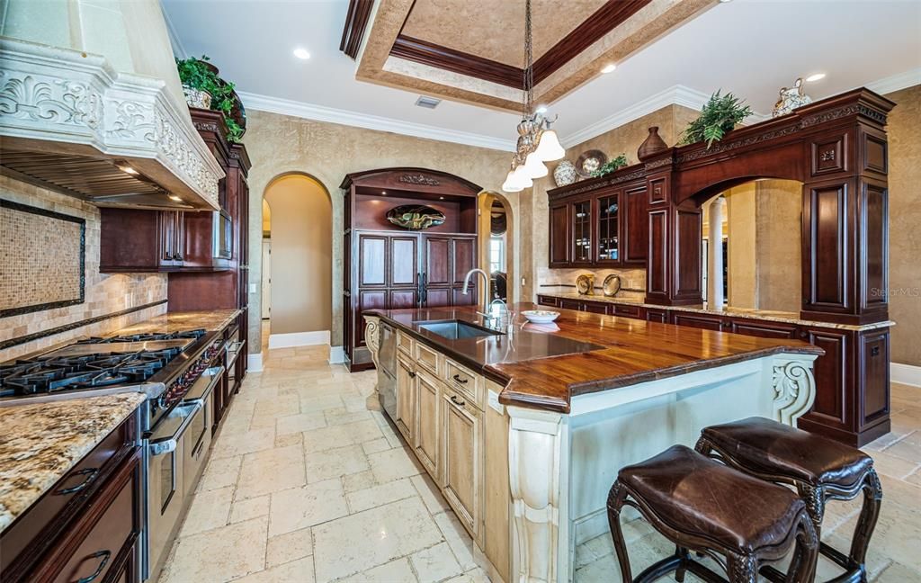 En Venta: $3,349,000 (5 camas, 5 baños, 7610 Pies cuadrados)