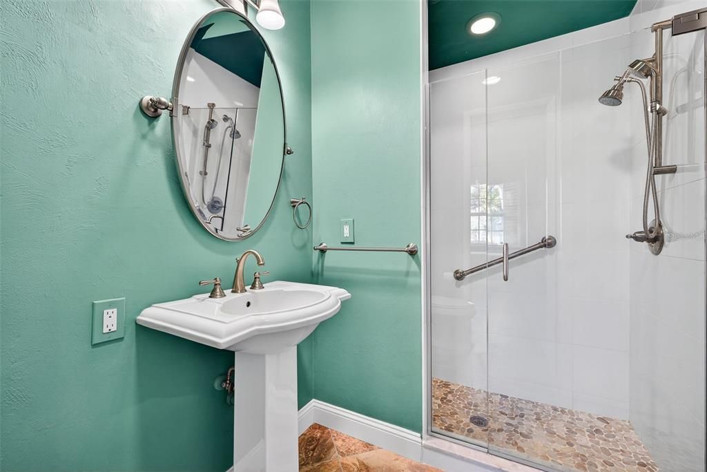 En Venta: $429,000 (3 camas, 2 baños, 1775 Pies cuadrados)