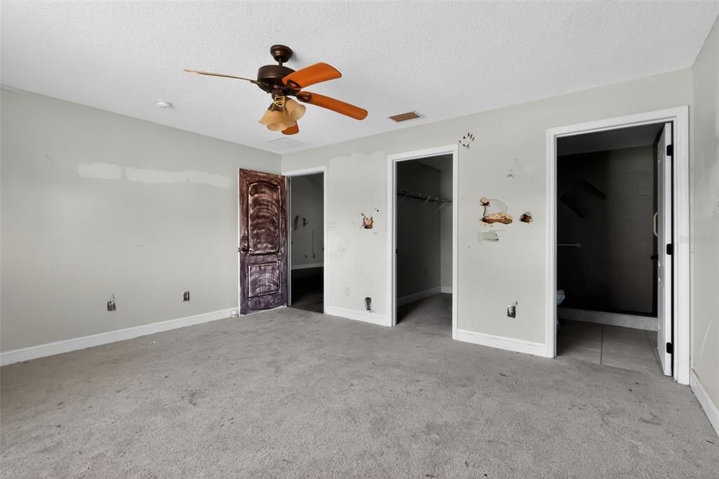 For Sale: $219,900 (3 beds, 2 baths, 1389 Square Feet)