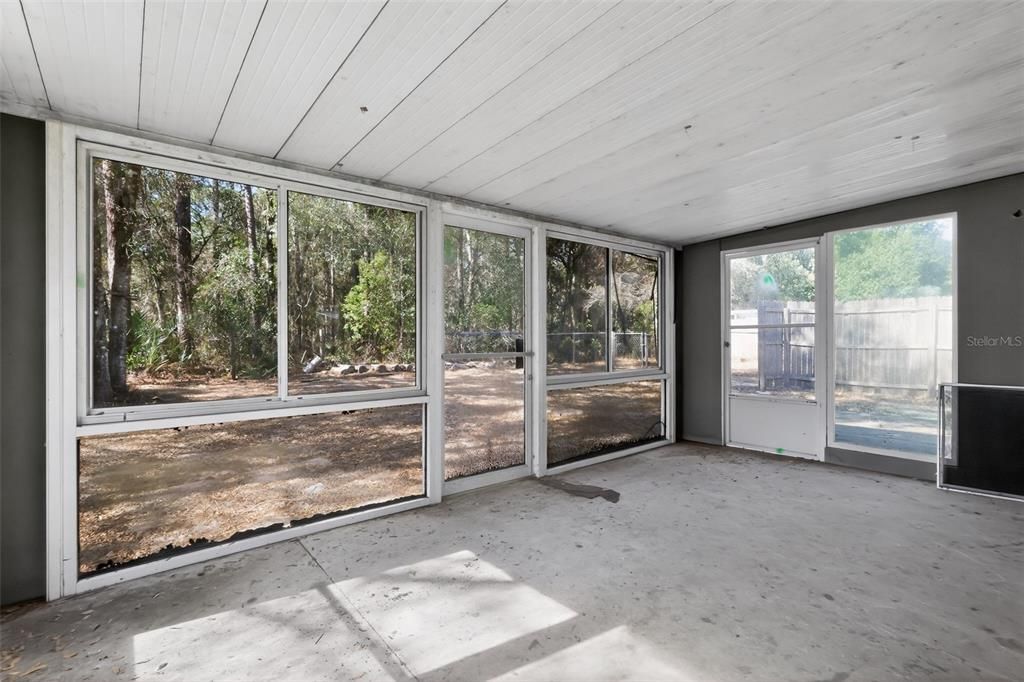 For Sale: $219,900 (3 beds, 2 baths, 1389 Square Feet)