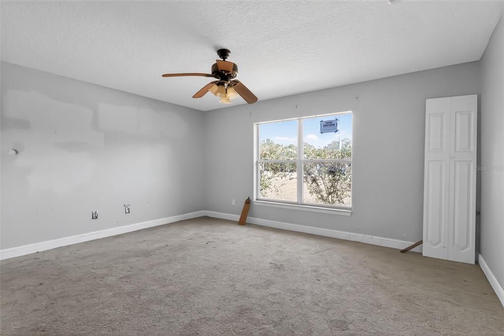 For Sale: $219,900 (3 beds, 2 baths, 1389 Square Feet)
