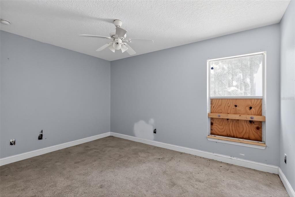 For Sale: $219,900 (3 beds, 2 baths, 1389 Square Feet)