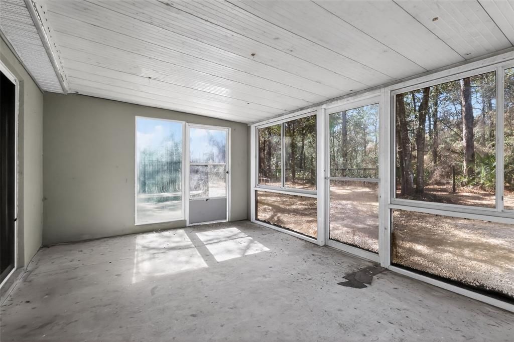 For Sale: $219,900 (3 beds, 2 baths, 1389 Square Feet)