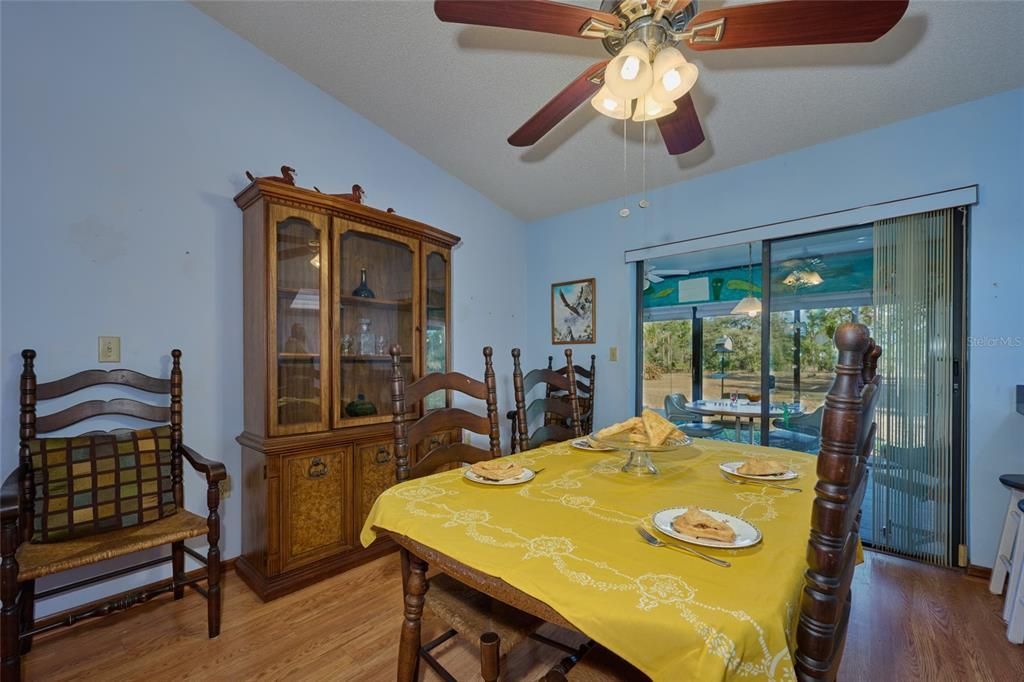 En Venta: $239,000 (2 camas, 2 baños, 1104 Pies cuadrados)