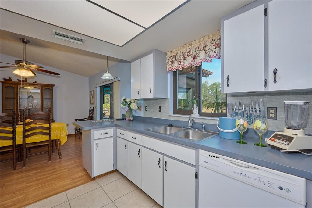 En Venta: $239,000 (2 camas, 2 baños, 1104 Pies cuadrados)