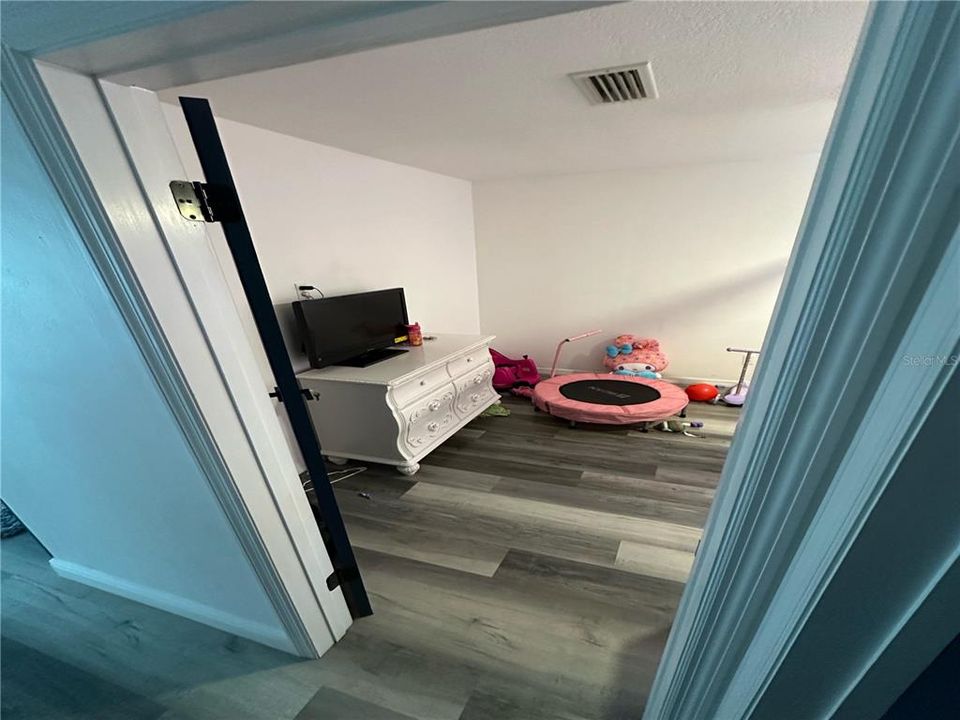 В аренду: $2,700 (3 спален, 1 ванн, 1307 Квадратных фут)