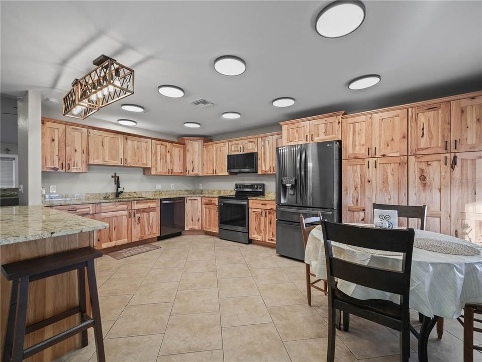 En Venta: $699,900 (3 camas, 3 baños, 2790 Pies cuadrados)