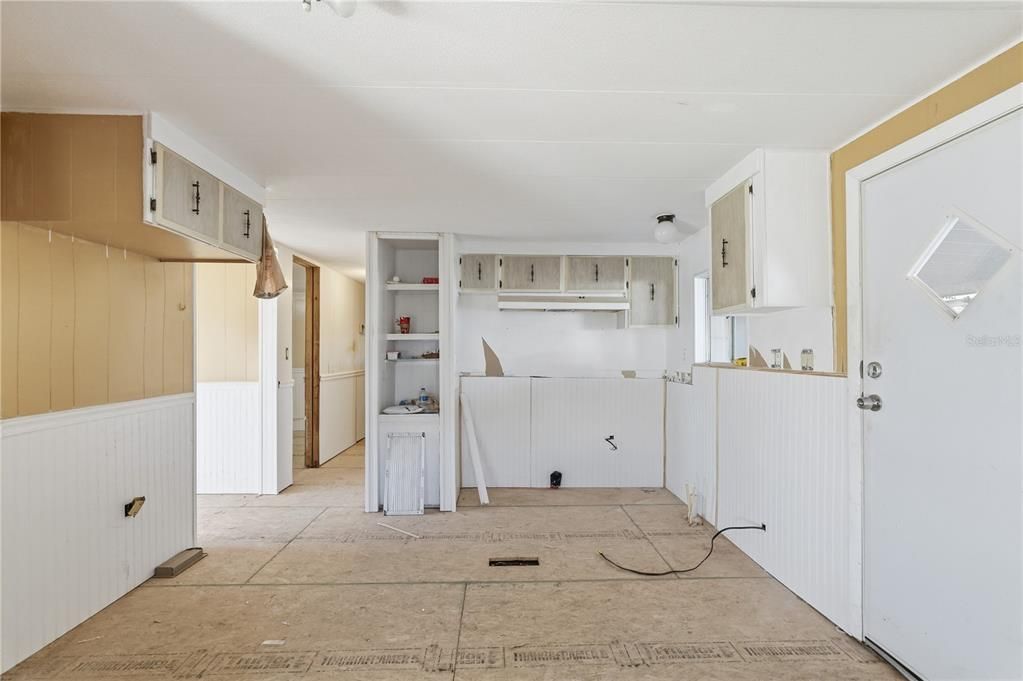 For Sale: $55,000 (2 beds, 2 baths, 960 Square Feet)