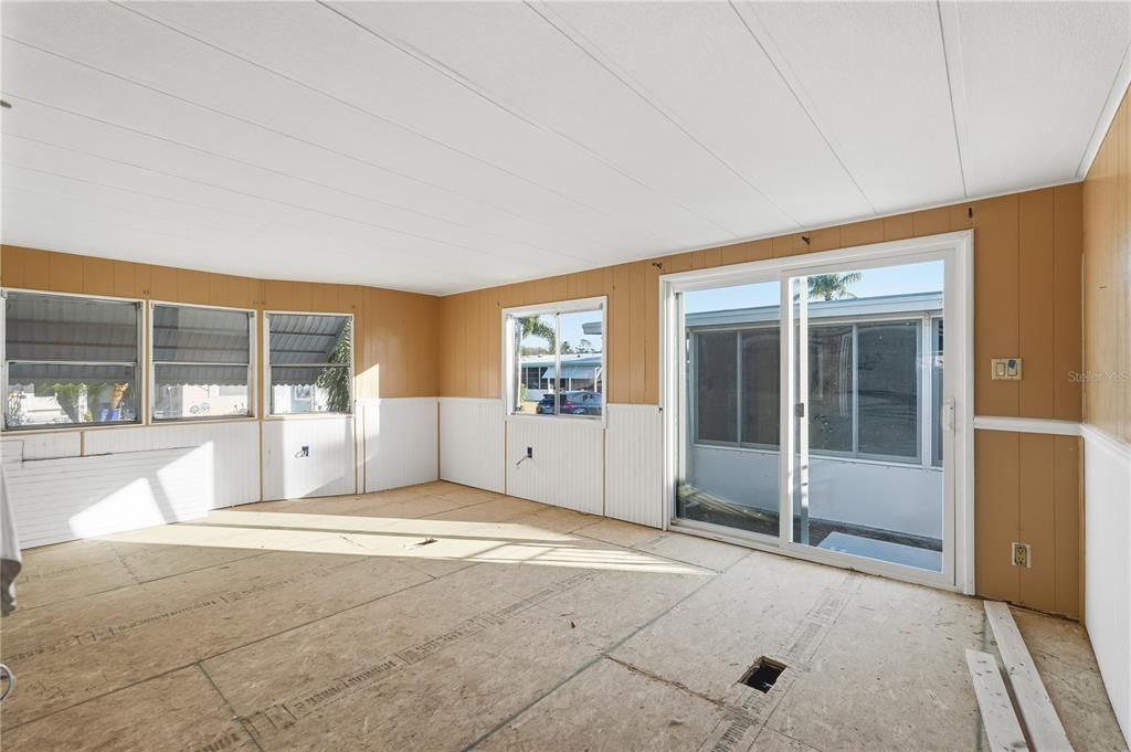 For Sale: $55,000 (2 beds, 2 baths, 960 Square Feet)