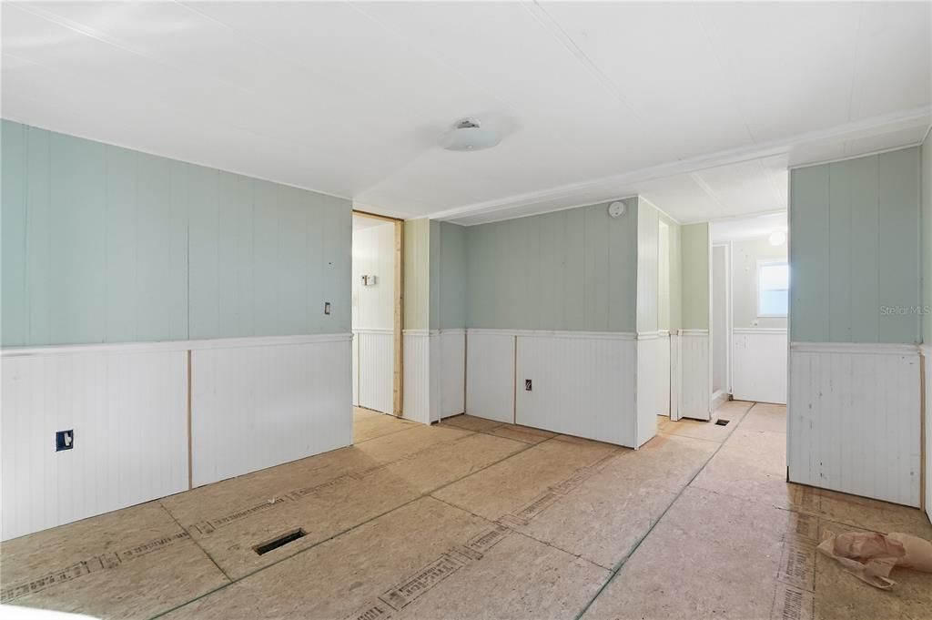 For Sale: $55,000 (2 beds, 2 baths, 960 Square Feet)