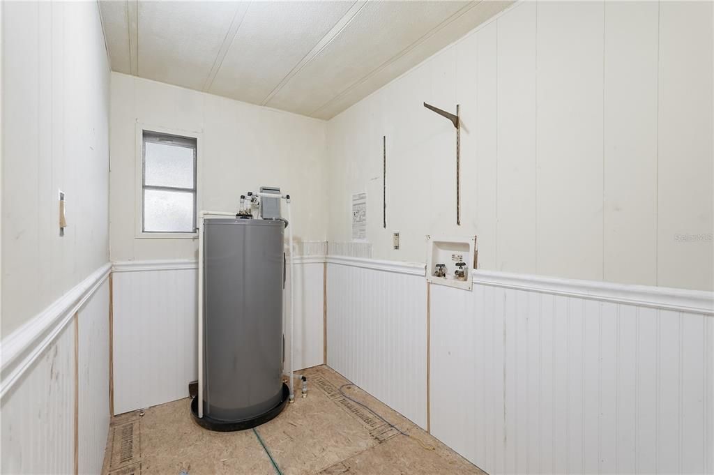 For Sale: $55,000 (2 beds, 2 baths, 960 Square Feet)