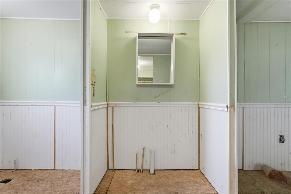 For Sale: $55,000 (2 beds, 2 baths, 960 Square Feet)