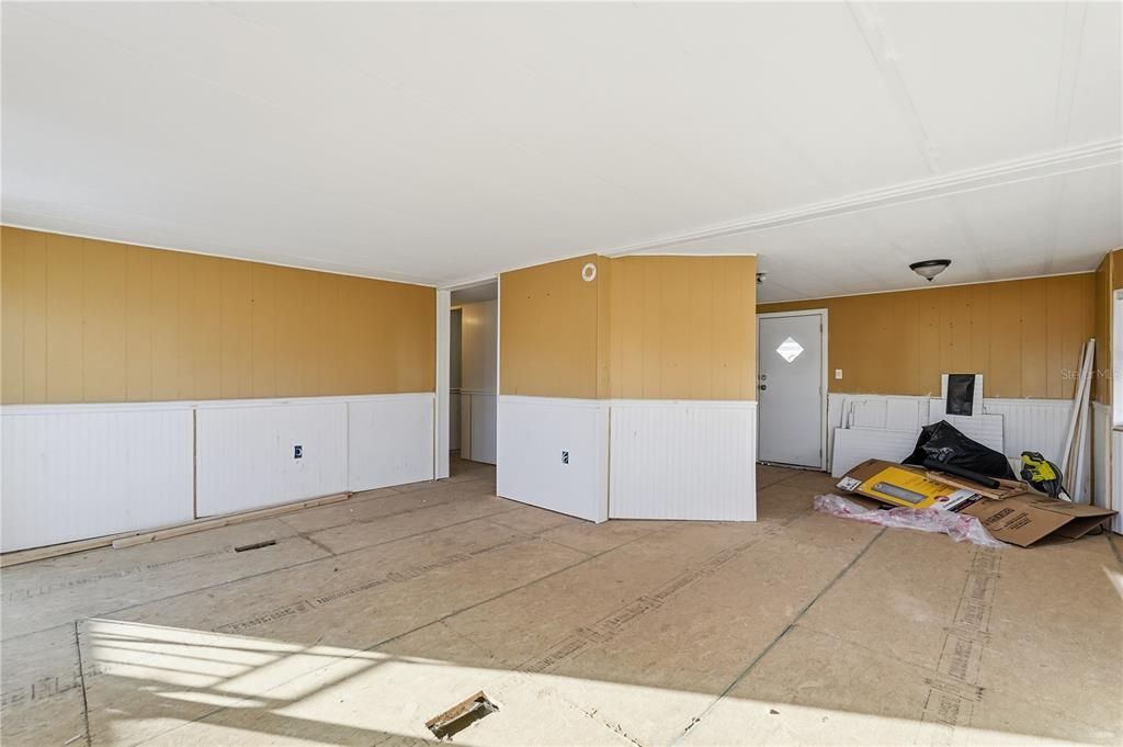 For Sale: $55,000 (2 beds, 2 baths, 960 Square Feet)