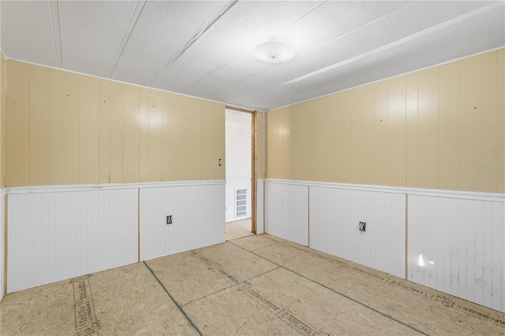 For Sale: $55,000 (2 beds, 2 baths, 960 Square Feet)
