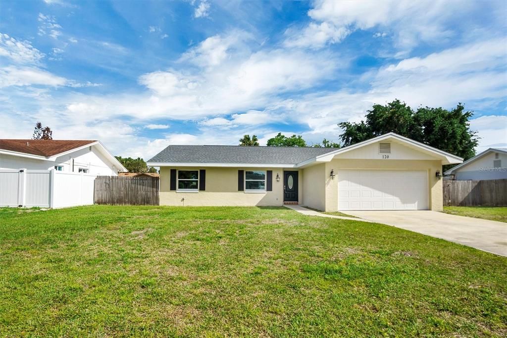 Active With Contract: $274,900 (3 beds, 2 baths, 1485 Square Feet)