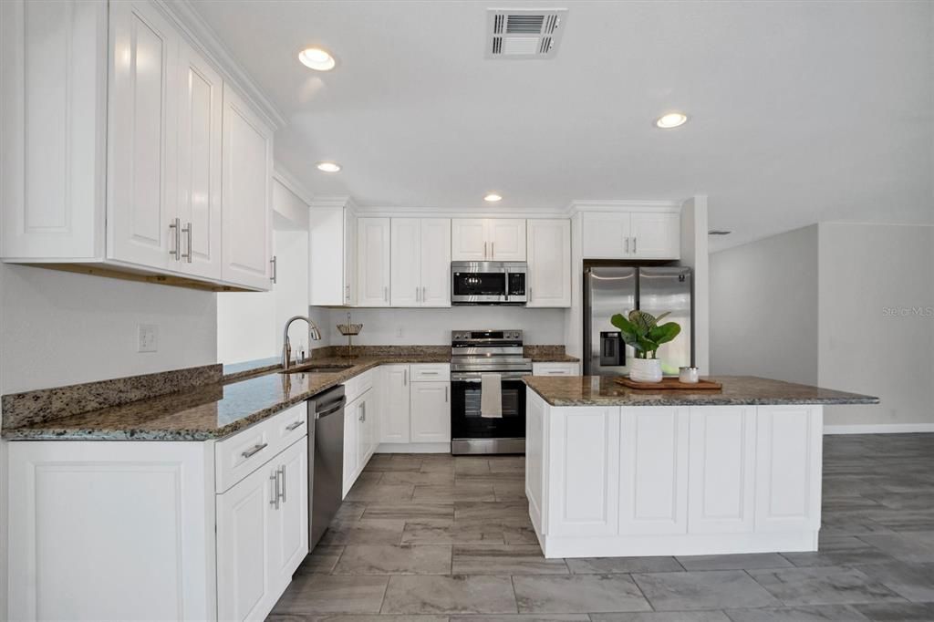 Active With Contract: $274,900 (3 beds, 2 baths, 1485 Square Feet)