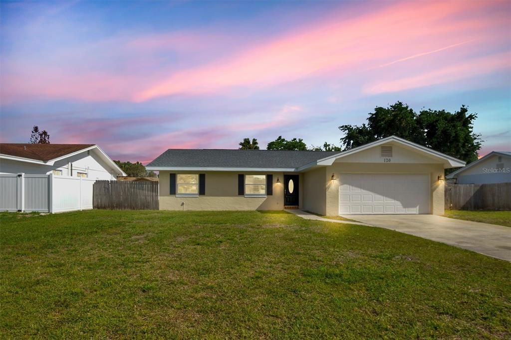 Active With Contract: $274,900 (3 beds, 2 baths, 1485 Square Feet)