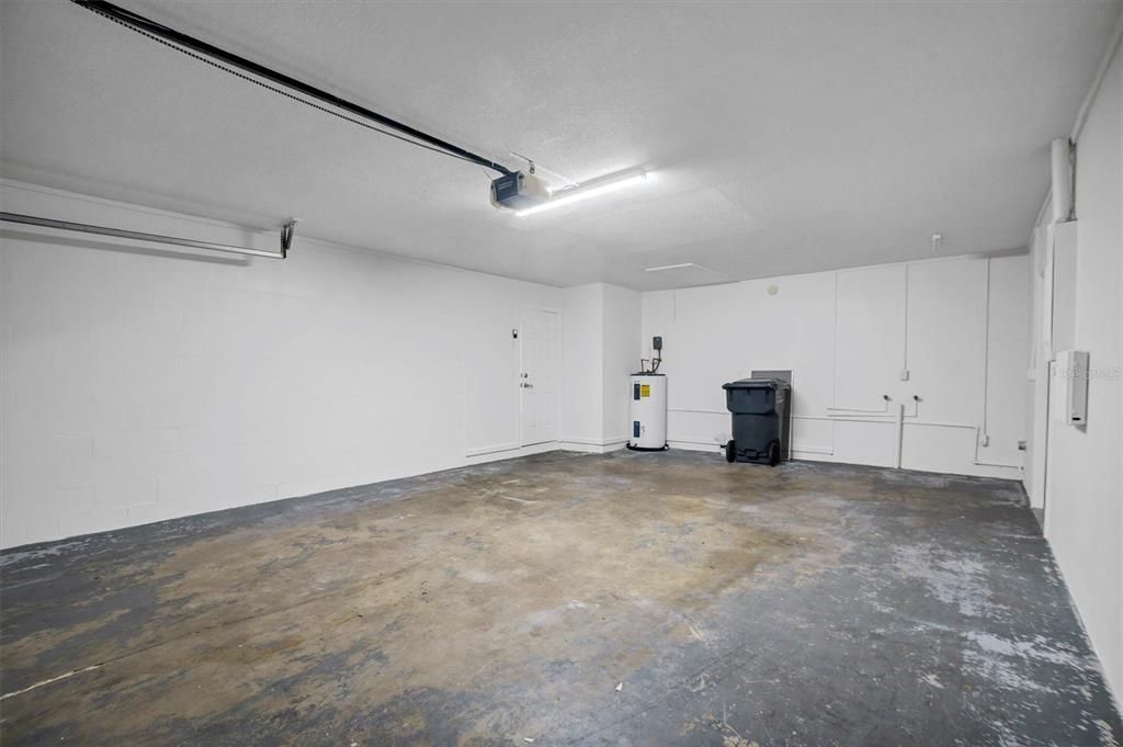Active With Contract: $274,900 (3 beds, 2 baths, 1485 Square Feet)