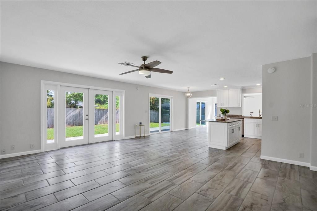 Active With Contract: $274,900 (3 beds, 2 baths, 1485 Square Feet)