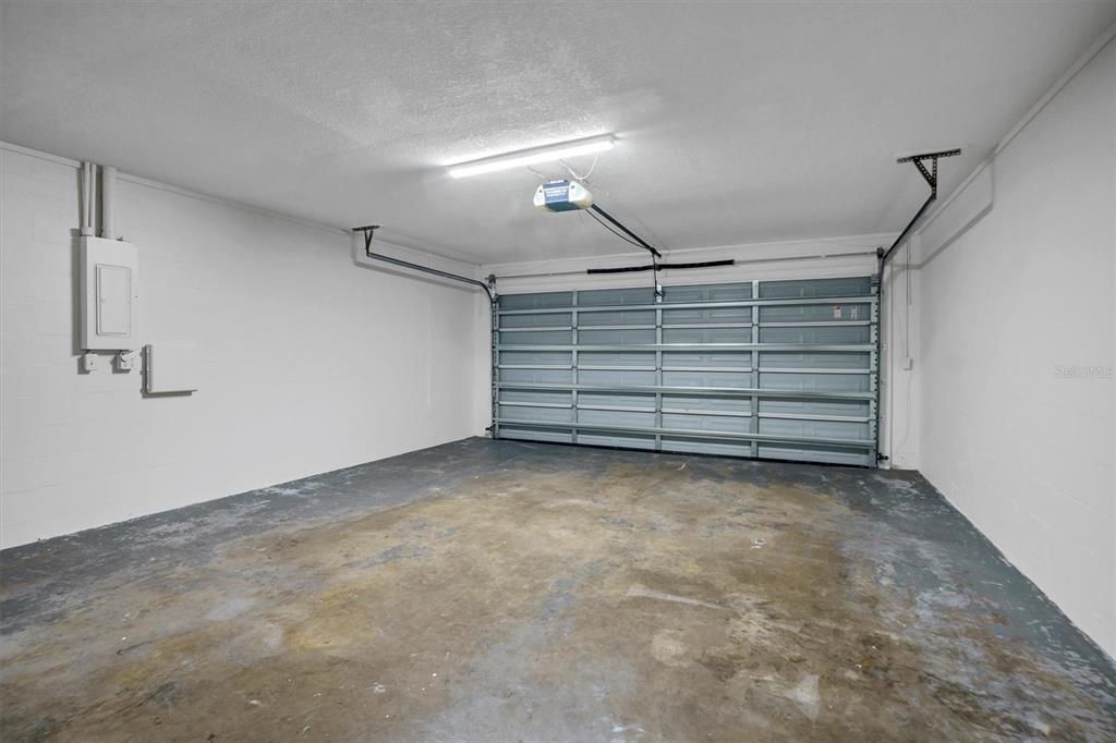 Active With Contract: $274,900 (3 beds, 2 baths, 1485 Square Feet)