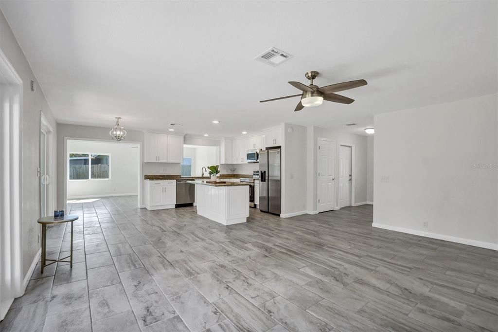 Active With Contract: $274,900 (3 beds, 2 baths, 1485 Square Feet)