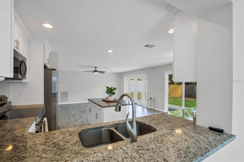 Active With Contract: $274,900 (3 beds, 2 baths, 1485 Square Feet)