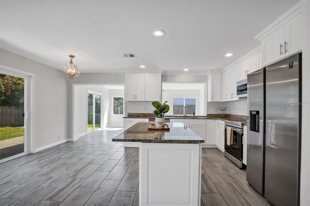 Active With Contract: $274,900 (3 beds, 2 baths, 1485 Square Feet)