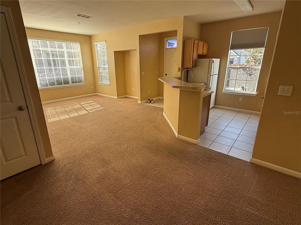 For Rent: $1,375 (1 beds, 1 baths, 776 Square Feet)