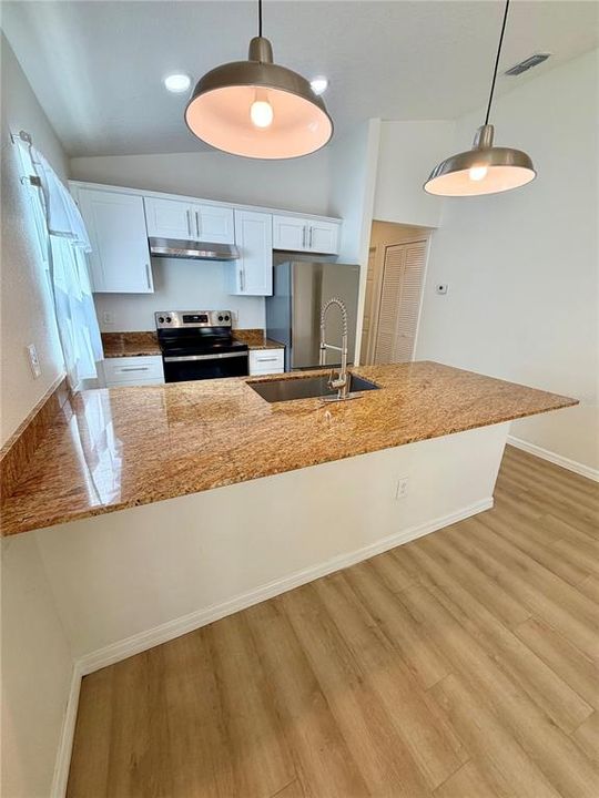 Activo con contrato: $195,000 (3 camas, 2 baños, 1154 Pies cuadrados)