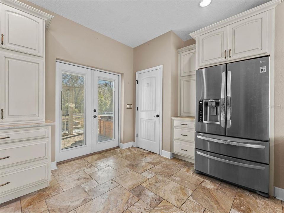 For Sale: $684,000 (3 beds, 3 baths, 2456 Square Feet)