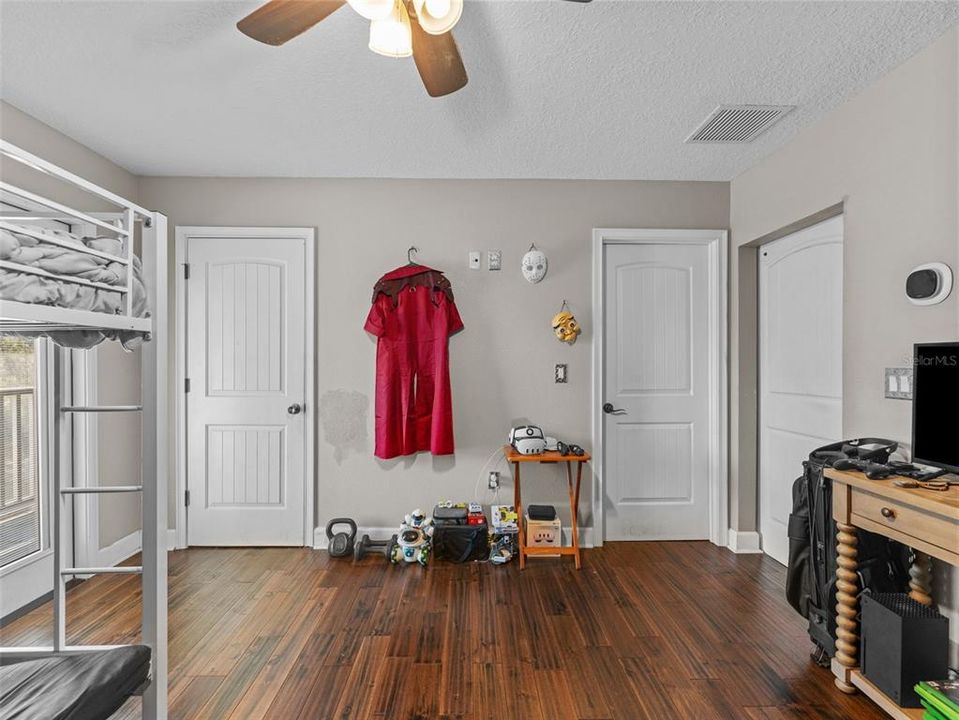 For Sale: $684,000 (3 beds, 3 baths, 2456 Square Feet)