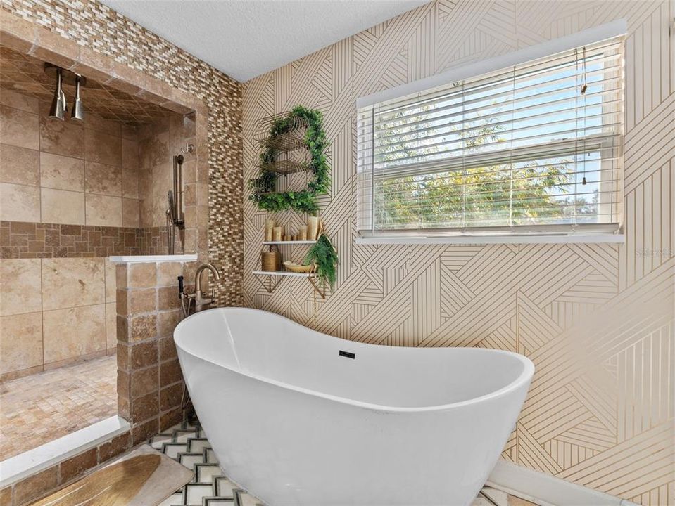 For Sale: $684,000 (3 beds, 3 baths, 2456 Square Feet)
