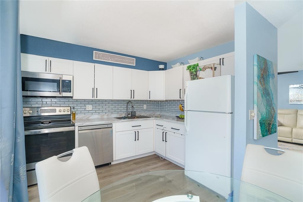 En Venta: $175,000 (2 camas, 2 baños, 921 Pies cuadrados)