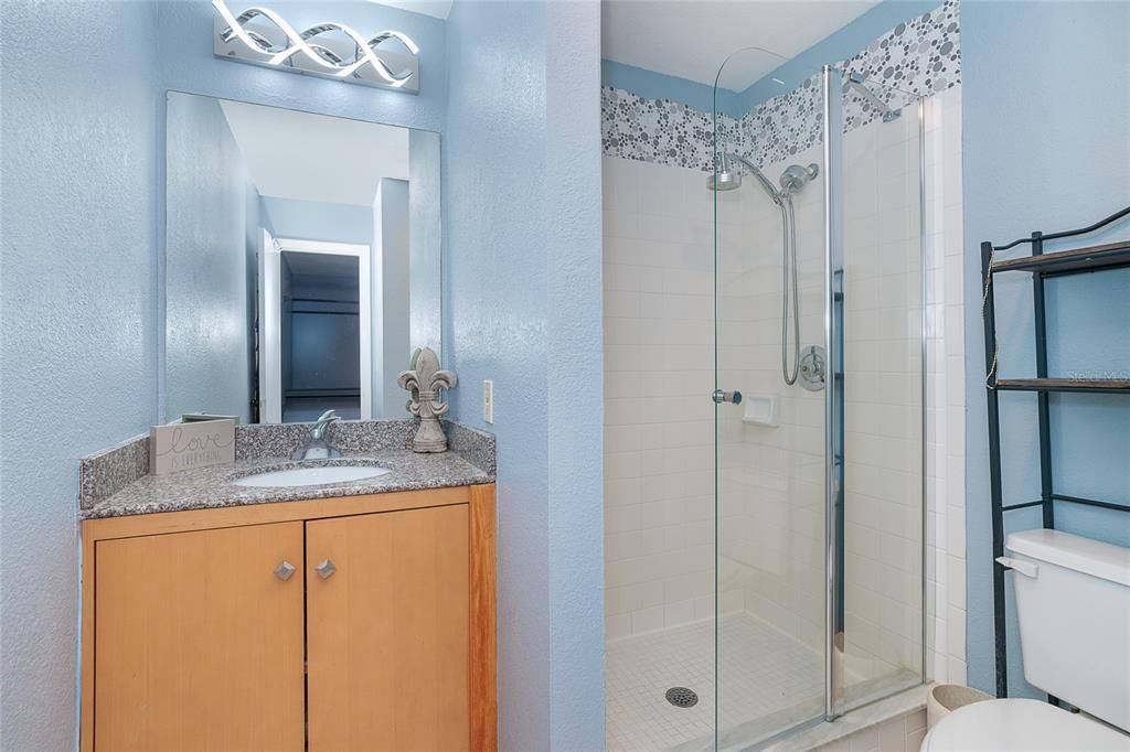 En Venta: $175,000 (2 camas, 2 baños, 921 Pies cuadrados)