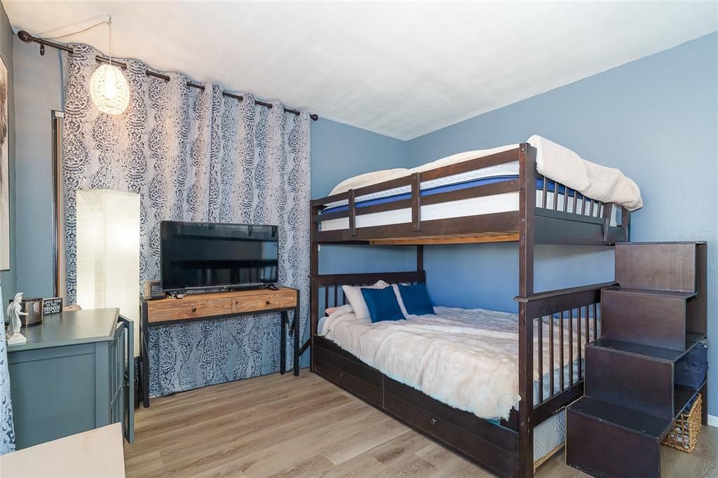 En Venta: $175,000 (2 camas, 2 baños, 921 Pies cuadrados)