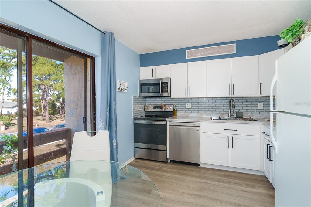 En Venta: $175,000 (2 camas, 2 baños, 921 Pies cuadrados)