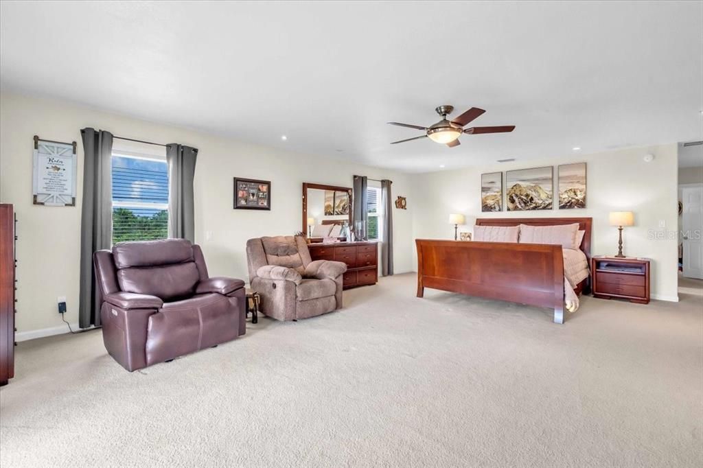 En Venta: $739,900 (4 camas, 3 baños, 3407 Pies cuadrados)