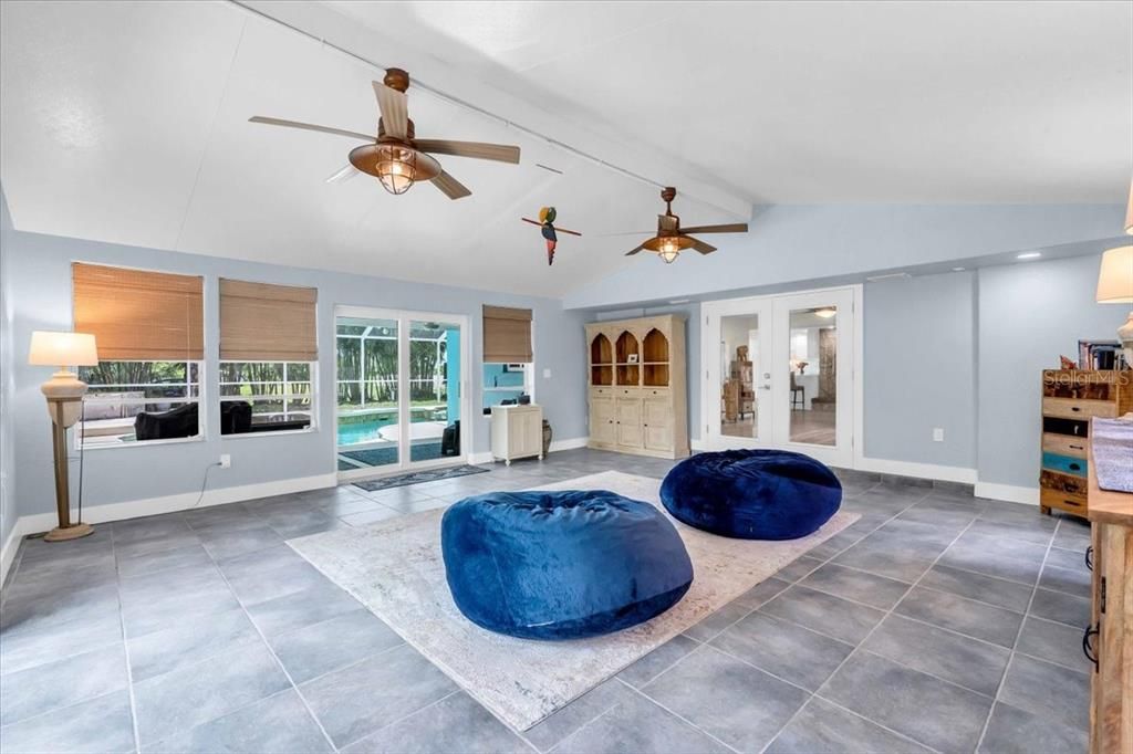 En Venta: $739,900 (4 camas, 3 baños, 3407 Pies cuadrados)