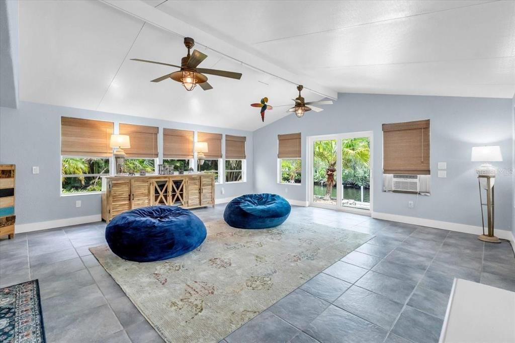 En Venta: $739,900 (4 camas, 3 baños, 3407 Pies cuadrados)