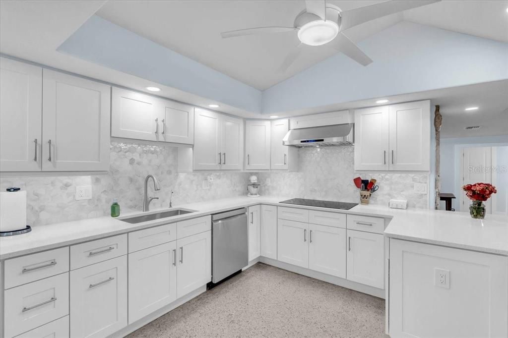 En Venta: $739,900 (4 camas, 3 baños, 3407 Pies cuadrados)