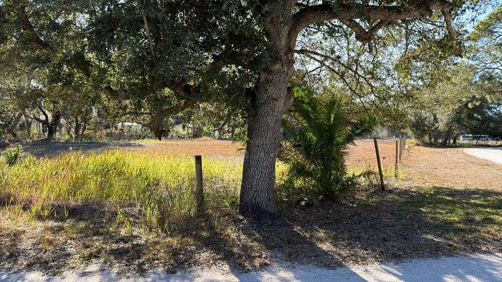 На продажу: $39,900 (0.65 acres)