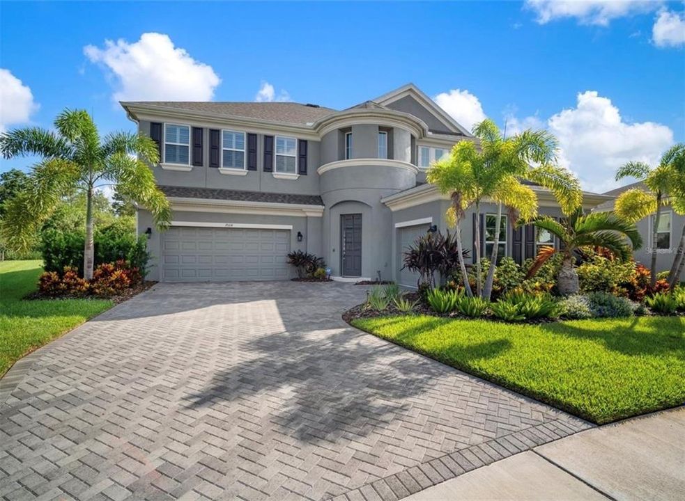 For Sale: $999,999 (5 beds, 4 baths, 4361 Square Feet)