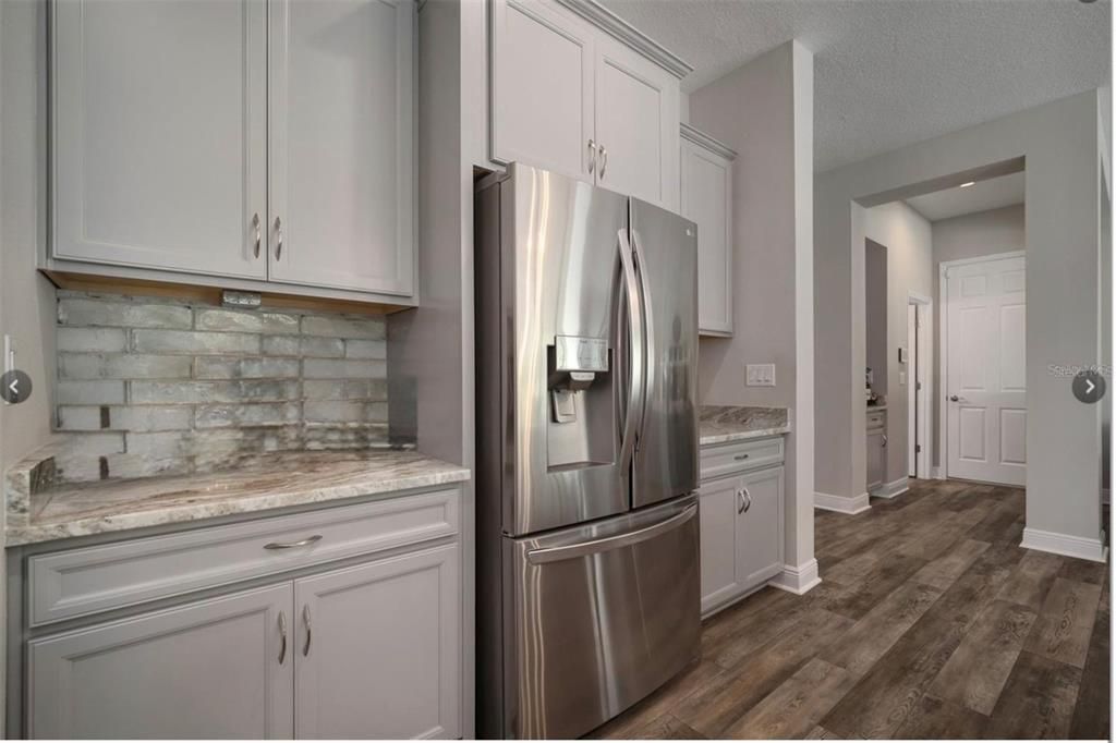 For Sale: $999,999 (5 beds, 4 baths, 4361 Square Feet)