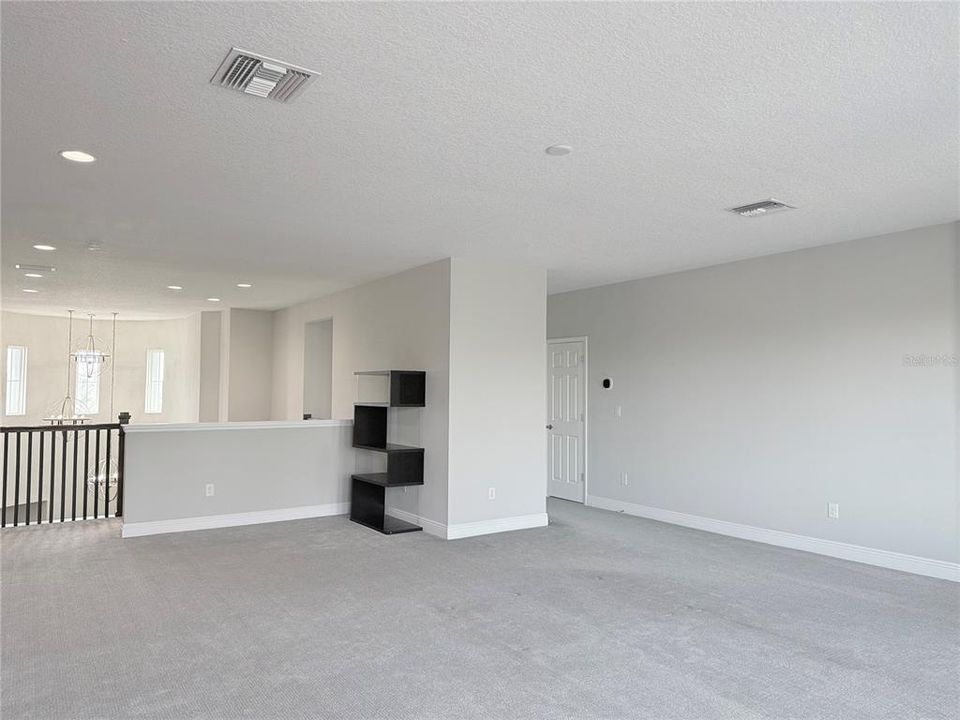 For Sale: $999,999 (5 beds, 4 baths, 4361 Square Feet)