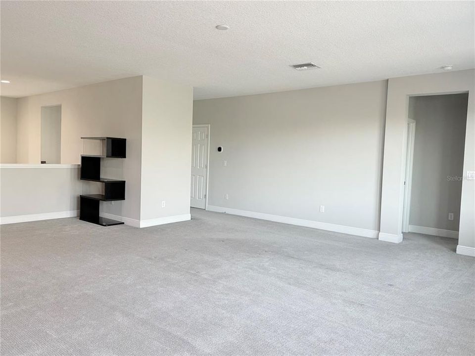For Sale: $999,999 (5 beds, 4 baths, 4361 Square Feet)