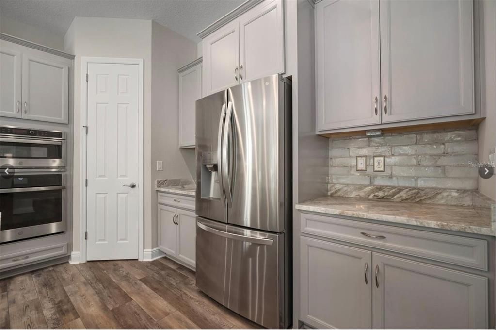 For Sale: $999,999 (5 beds, 4 baths, 4361 Square Feet)