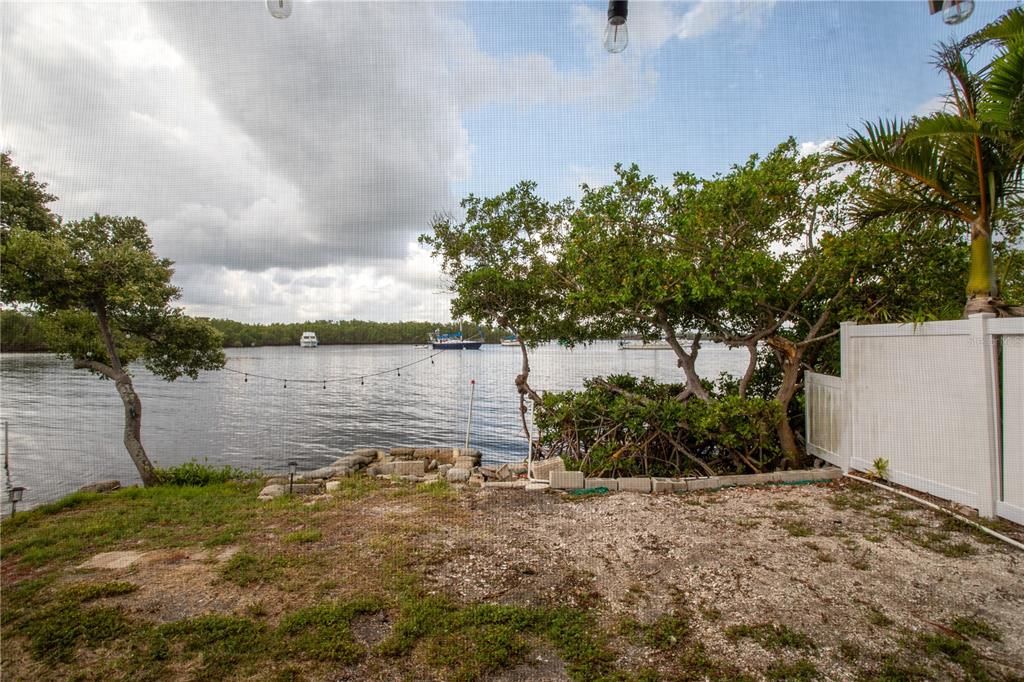 待售: $449,000 (0.42 acres)