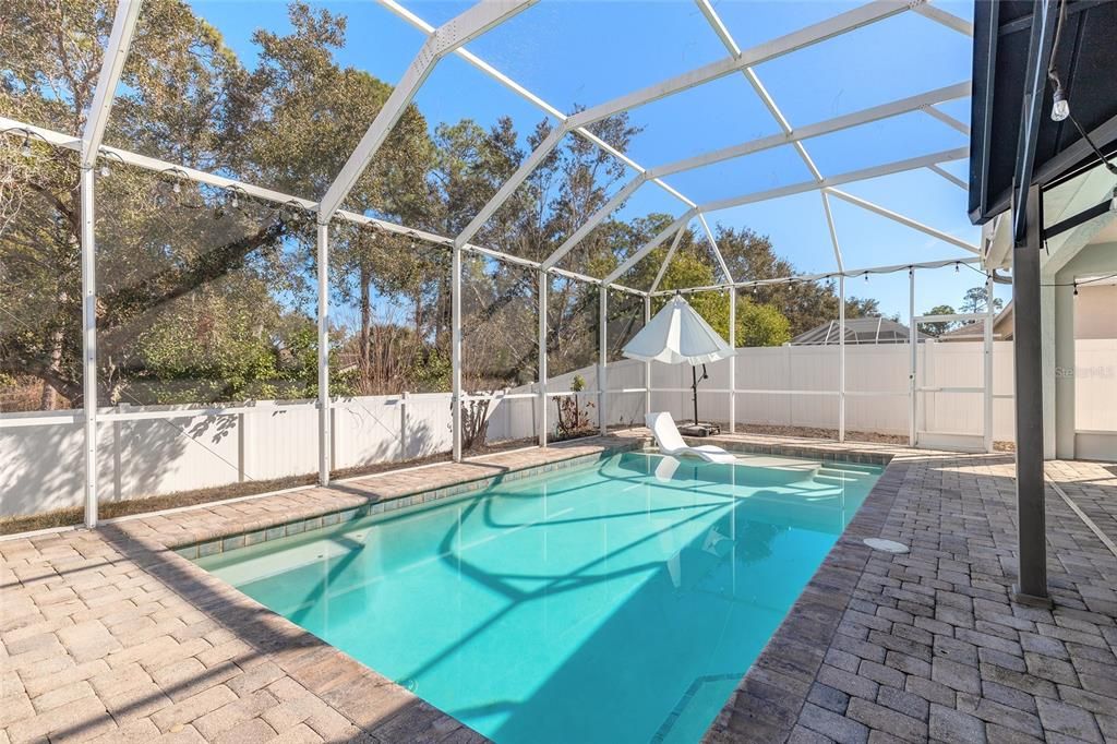 For Sale: $525,000 (5 beds, 2 baths, 2534 Square Feet)
